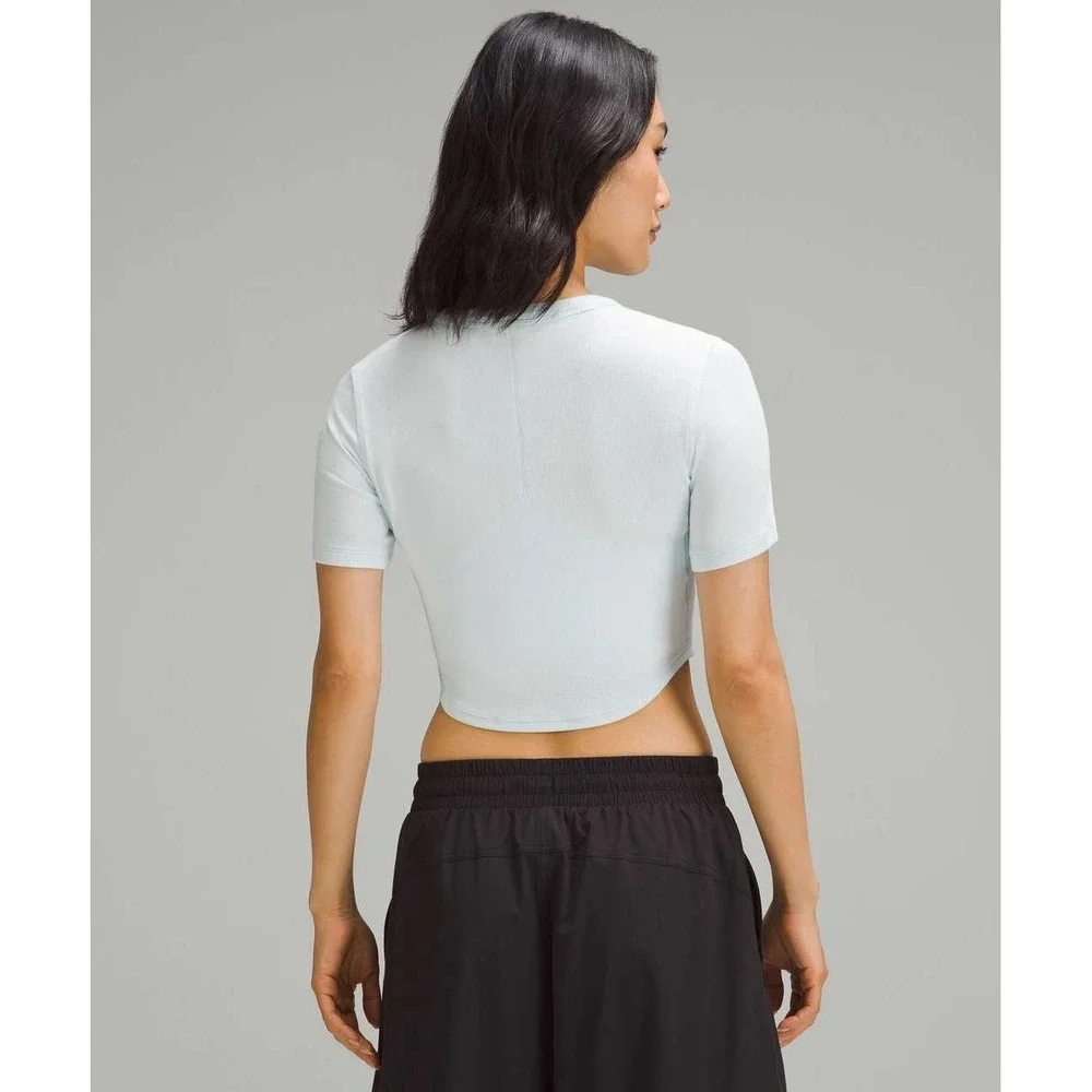 Lululemon Hold Tight Cropped Short Sleeve Ribbed TShirt ~4 Light Blue Curved Hem